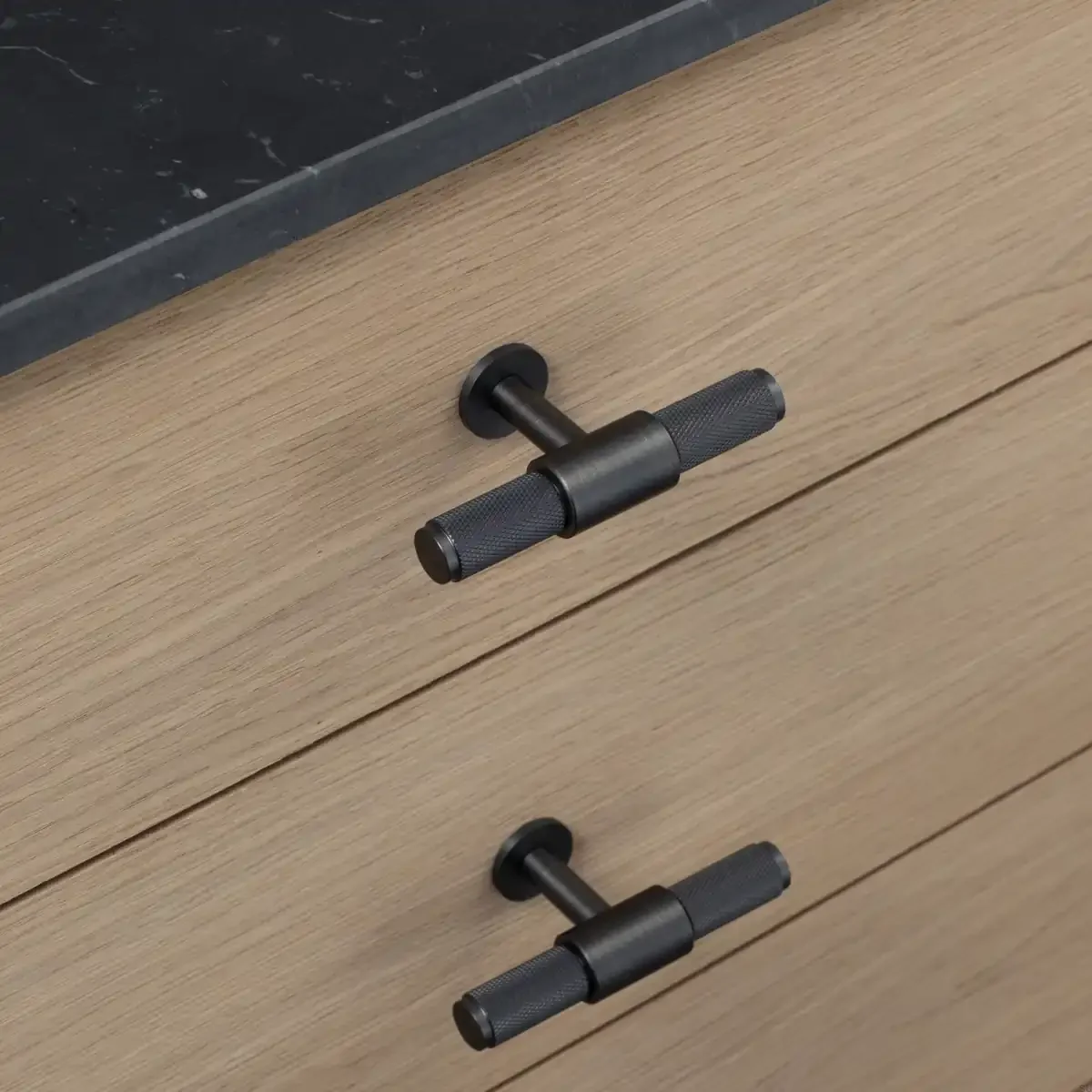 UTB-094588--Uchwyt-meblowy-T-Bar-Cross-Palony-Brąz-Buster-+-Punch-Skandynawskie-Uchwyty_4