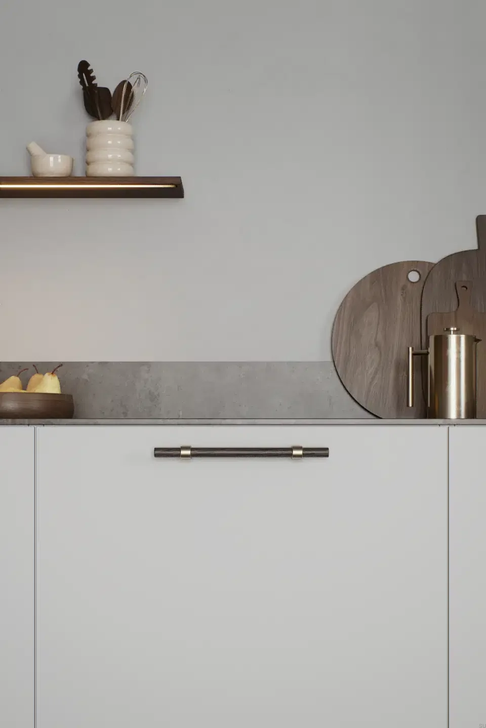 557030160-056/32--Uchwyt-meblowy-podłużny-Bond-Wood-160-Drewniany-Dębowy-Czarny-ze-Złotym-Szczotkowanym-Furnipart-Skandynawskie-Uchwyty_2