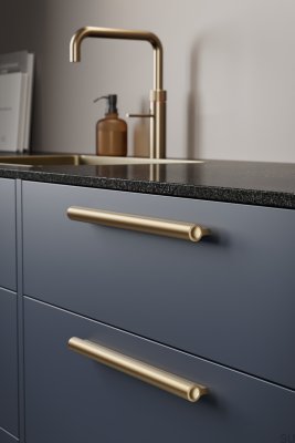 Lucente 1088 elongated furniture handle, aluminum, matte gold