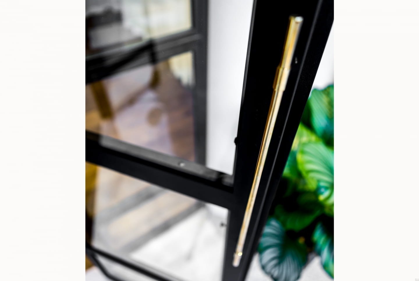 Ukazanie uchwytu we wnetrzu