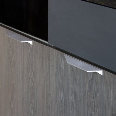 Elongated furniture handle Cutt 192/320 Aluminum Silver